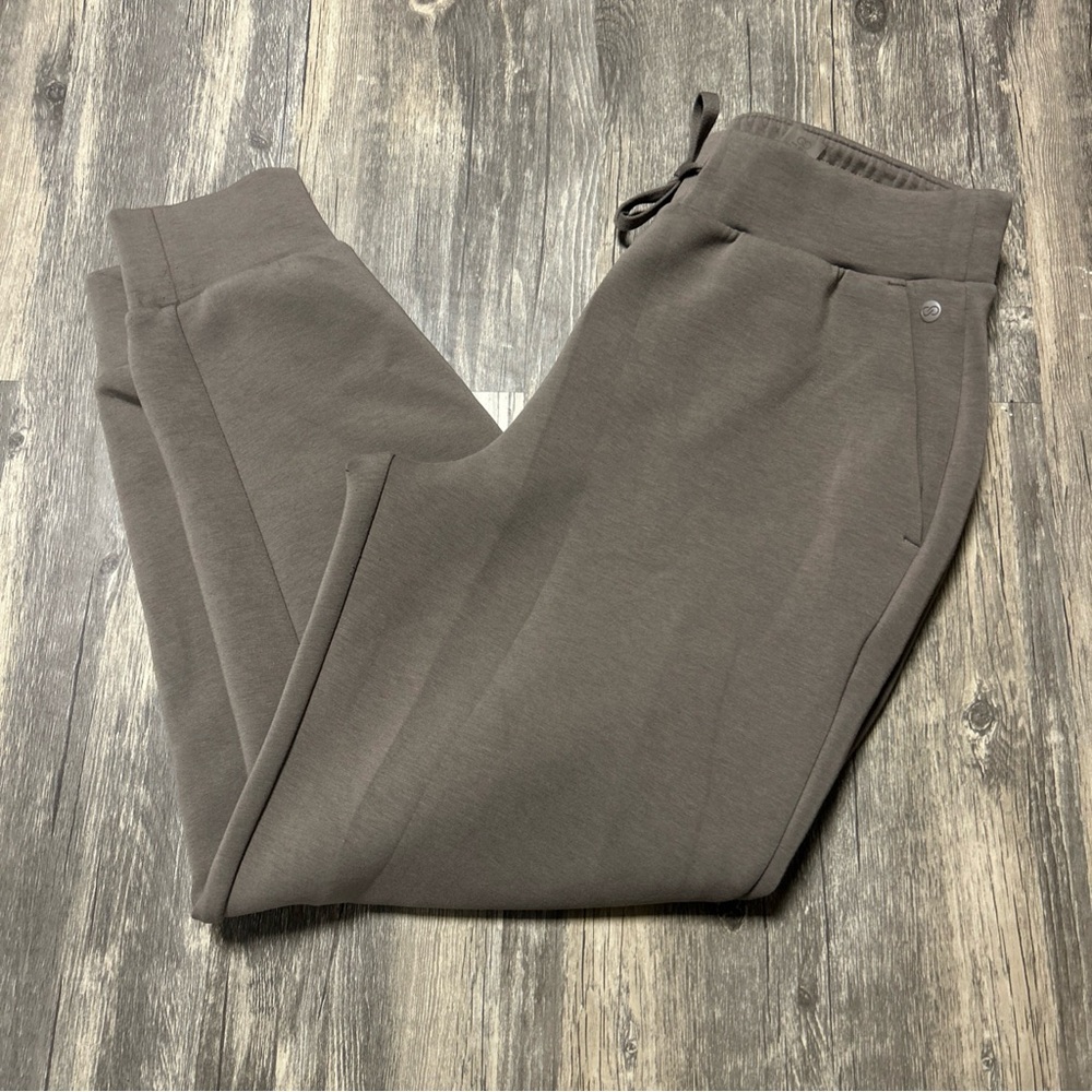 CALIA by Carrie Underwood taupe scuba Joggers
